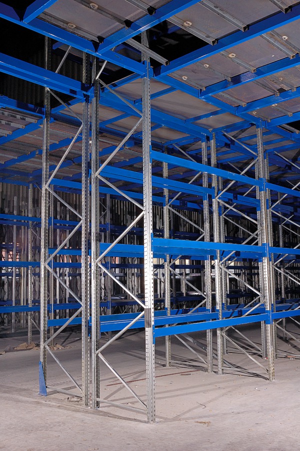 Мезонин на основе фронтальных стеллажей