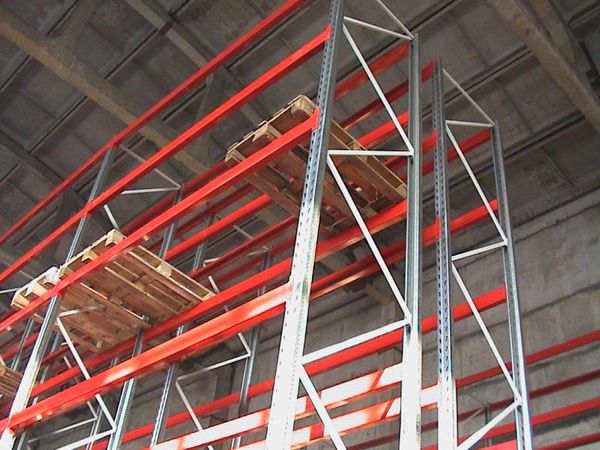 Сборно-разборные металлические стеллажи для склада