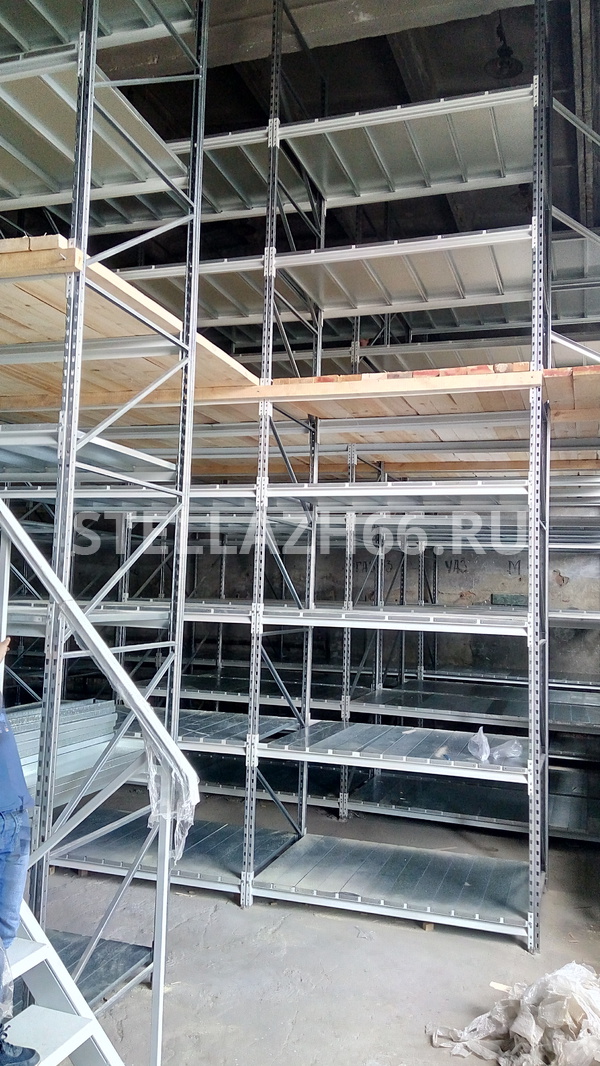 Мезонин двухэтажный на базе грузового стеллажа