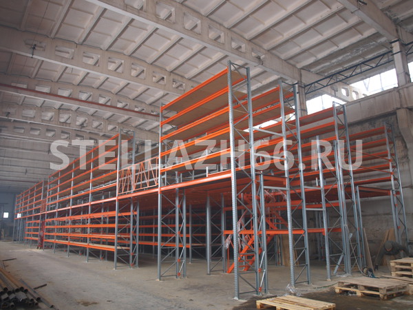 Изготовление и монтаж мезонинных стеллажей для компании Позитрон