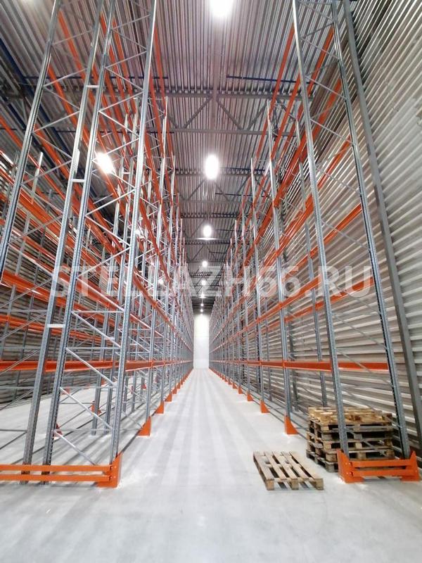 Фронтальные высотные стеллажи под палетное хранение