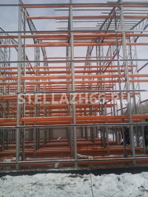 Самонесущий склад на основе фронтальных стеллажей