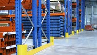Как защитить складские стеллажи от повреждений